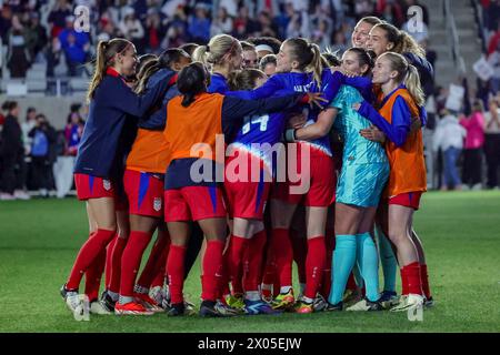 Columbus, Ohio, Stati Uniti. 9 aprile 2024. La nazionale femminile degli Stati Uniti celebra la vittoria dopo la partita tra la nazionale femminile degli Stati Uniti e la nazionale femminile canadese al Lower.com Field di Columbus, Ohio. Gli Stati Uniti hanno vinto il 3-2 (Credit Image: © Scott Stuart/ZUMA Press Wire) SOLO PER L'USO EDITORIALE! Non per USO commerciale! Foto Stock