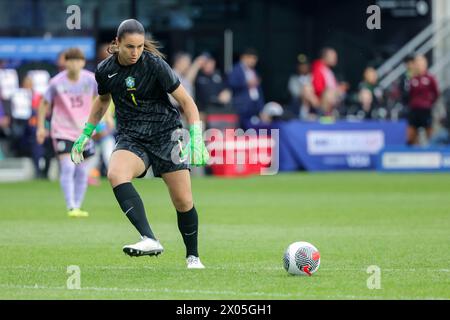 Columbus, Ohio, Stati Uniti. 9 aprile 2024. La portiere della nazionale femminile del Brasile Lorena (1) è in azione durante la partita tra la nazionale femminile del Giappone e la nazionale femminile del Brasile al Lower.com Field di Columbus, Ohio. Il Brasile ha vinto 2-1 (Credit Image: © Scott Stuart/ZUMA Press Wire) SOLO PER L'USO EDITORIALE! Non per USO commerciale! Foto Stock