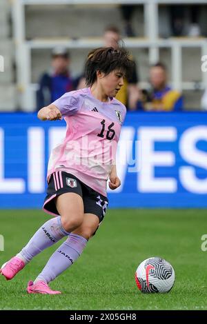 Columbus, Ohio, Stati Uniti. 9 aprile 2024. Honoka Hayashi (16 anni), centrocampista della nazionale giapponese femminile, si muove con la palla durante la partita tra la nazionale femminile giapponese e la nazionale femminile brasiliana al Lower.com Field di Columbus, Ohio. Il Brasile ha vinto 2-1 (Credit Image: © Scott Stuart/ZUMA Press Wire) SOLO PER L'USO EDITORIALE! Non per USO commerciale! Foto Stock