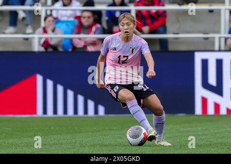 Columbus, Ohio, Stati Uniti. 9 aprile 2024. La difensore della nazionale giapponese Rion Ishikawa (12) sposta la palla durante la partita tra la nazionale femminile giapponese e la nazionale femminile brasiliana al Lower.com Field di Columbus, Ohio. Il Brasile ha vinto 2-1 (Credit Image: © Scott Stuart/ZUMA Press Wire) SOLO PER L'USO EDITORIALE! Non per USO commerciale! Foto Stock