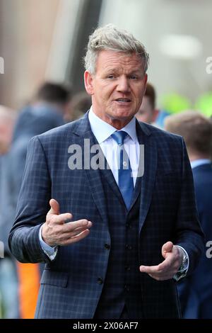 GORDON RAMSAY, famoso chef, ha fotografato alla sua presenza all'Ibrox Stadium per la partita di calcio Rangers vs Celtic. Foto Stock