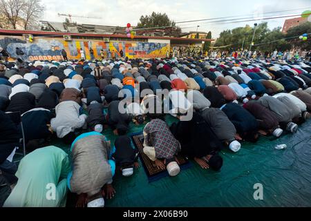 italia, roma: Celebrazione di ID al-fitr nel quartiere di Torpignattara l'ultimo giorno del Ramadan 2024 Foto Stock