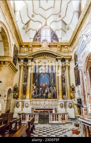 Interni della barocca Cattedrale di Sant'Agata a Gallipoli, Salento Foto Stock