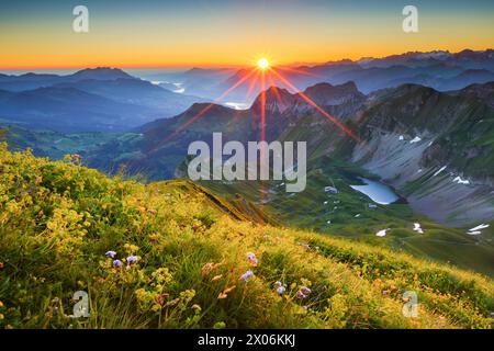 Vista dal Brienzer Rothorn all'alba, Svizzera, Lucerna Foto Stock