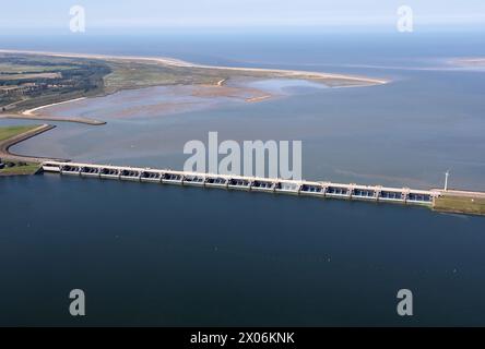 Haringvlietdam come parte del Delta Works, vista aerea, Paesi Bassi Foto Stock