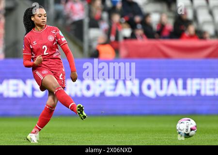Viborg, Danimarca. 09 aprile 2024. Isabella Obaze (2) della Danimarca, nella foto di martedì 9 aprile 2024 a Viborg, durante una partita di calcio tra le nazionali femminili di Danimarca e Belgio, chiamata The Red Flames, la seconda partita del gruppo A2 nella fase di campionato della UEFA Women's European Qualifiers 2023-24, Danimarca . Crediti: Sportpix/Alamy Live News Foto Stock