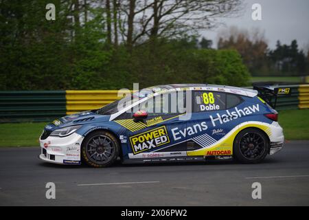 Dalton on Tees, 10 aprile 2024. Mikey Doble alla guida di una Vauxhall Astra per Evans Halshaw Power Maxed Racing durante una giornata di test BTCC al Croft Circuit. Crediti: Colin Edwards/Alamy Live News Foto Stock