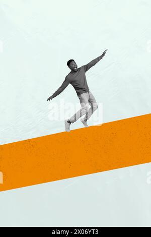 Immagine collage verticale di un tipo impressionato effetto bianco e nero che bilancia la danza isolata su uno sfondo creativo Foto Stock