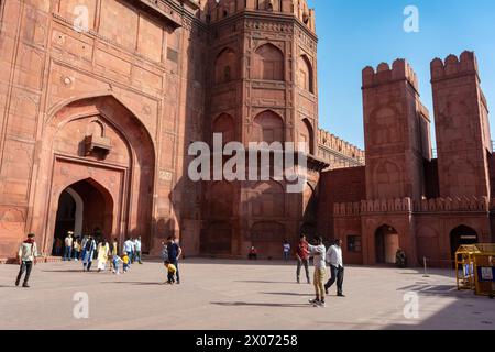 VECCHIA DELHI, INDIA - 3 NOVEMBRE 2022: Red Fort a Delhi, India. Sito patrimonio dell'umanità dell'UNESCO Foto Stock