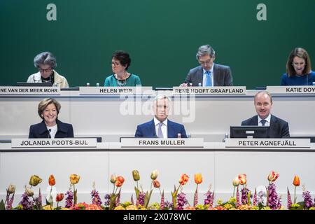 ZAANDAM - CEO Frans Muller (m) insieme ad altri membri del Consiglio di amministrazione prima dell'assemblea generale degli azionisti del gruppo di supermercati Ahold Delhaize. ANP JEROEN JUMELET netherlands Out - belgio Out Foto Stock