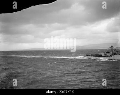 Le prove contro le reti anti-siluro e le prove Foxer condotte a est di un cacciatorpediniere a Greenock tra il 21 e il 22 dicembre 1943 per contrastare i siluri magnetici. Foto Stock