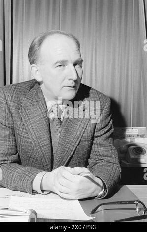 7 - 1 - 1973: Lottare per la popolazione MjösaThe Mjø si prepara a combattere contro lo spettro dell'inquinamento. Le casalinghe stanno aprendo la strada con l'azione contro i detergenti ricchi di fosfati. Ora lo ha presentato un piano per il lago più grande del paese. Foto: Sverre A. Børretzen / Aktuell / NTB ***FOTO NON ELABORATA*** Foto Stock