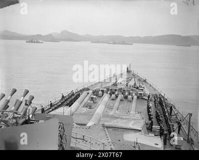 IL PRESIDENTE ROOSEVELT INCONTRA IL PRIMO MINISTRO CHURCHILL. 9 AGOSTO 1941, A BORDO DELLA HMS PRINCE OF WALES, NELL'ATLANTICO SETTENTRIONALE AL LARGO DI TERRANOVA. GLI INCONTRI SI SVOLSERO A BORDO DELLA CORAZZATA HMS PRINCE OF WALES E DELL'AMERICAN CRUISER USS AUGUSTA, GLI INCONTRI INIZIARONO IL 9 AGOSTO 1941. - HMS PRINCE OF WALES che arriva a la Palencia, con navi della Marina degli Stati Uniti sullo sfondo Foto Stock