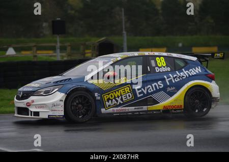 Dalton on Tees, 10 aprile 2024. Mikey Doble alla guida di una Vauxhall Astra per Evans Halshaw Power Maxed Racing durante una giornata di test BTCC al Croft Circuit. Crediti: Colin Edwards/Alamy Live News. Foto Stock