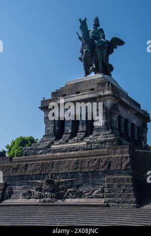 Coblenza, Germania 24 giugno 2023, il monumento Kaiser Wilhelm al Deutsches Eck di Coblenza Foto Stock