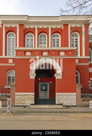 Vidin, Bulgaria - 16 marzo 2024: Ingresso alla sede dell'istituzione religiosa della diocesi di Vidin in Kaleto Street. Foto Stock