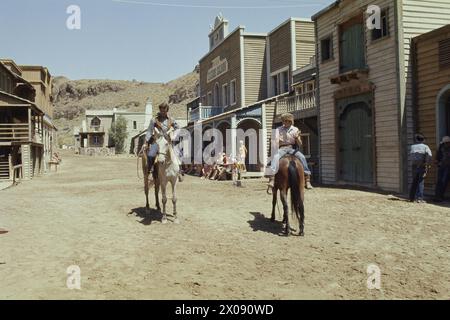 Attuali 18 - 5 - 1973: Mini-turisti nel sud i viaggi di famiglia al sud stanno diventando sempre più popolari. In molti dei luoghi turistici più grandi ci sono mini club per i più piccoli. Foto: Ivar Aaserud / Aktuell / NTB ***FOTO NON ELABORATA*** Foto Stock