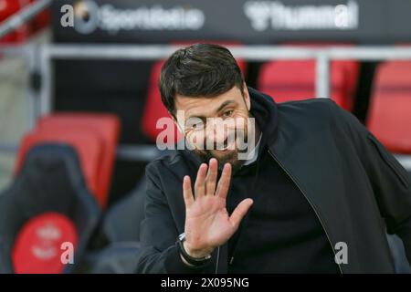 Southampton, Regno Unito. 09 aprile 2024. Il manager del Southampton Russell Martin suona durante la partita del campionato EFL tra Southampton FC e Coventry City FC al St.Mary's Stadium, Southampton, Inghilterra, Regno Unito il 9 aprile 2024 Credit: Every Second Media/Alamy Live News Foto Stock