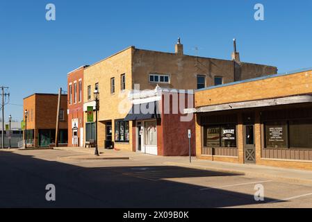 Earlville, Illinois - Stati Uniti - 8 aprile 2024: Edifici del centro in S. Ottawa Street a Earlville, Illinois, USA. Foto Stock