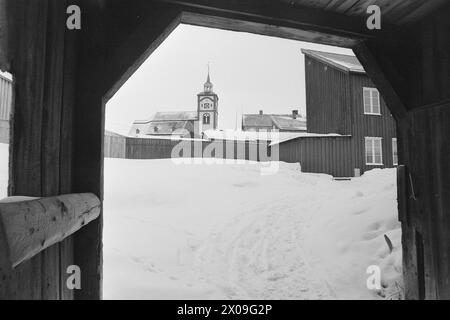 Aktuell 15 - 1 - 1974: Den gamle byen på viddaBevaringen av bergstaden Røros med sin særegne karakter skal omsider inn i helt faste former. Riksantikvar og kommunale myndigheter er gått i gang per alvor. Foto; Sverre A. Børretzen / Aktuell / NTB **FOTO IKKE BILDEBHANDLET*** questo testo è stato tradotto automaticamente! Foto Stock