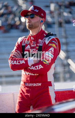 William Byron sale in pista per qualificarsi per il Cook Out 400 a Martinsville, Virginia, USA. Foto Stock