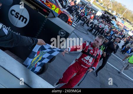 William Byron celebra la sua vittoria per il Cook Out 400 a Martinsville, Virginia, USA. Foto Stock