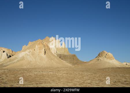 Paesaggio montano di Airakty Shomanai, regione di Mangystau, Kazakistan. Viaggio in asia centrale Foto Stock