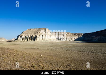 Paesaggio montano di Airakty Shomanai, regione di Mangystau, Kazakistan. Viaggio in asia centrale Foto Stock