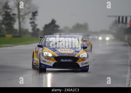 Dalton on Tees, 10 aprile 2024. Daniel Rowbottom alla guida di una Ford Focus ST per NAPA Racing UK durante una giornata di test BTCC al Croft Circuit. Credito: Colin Edwards. Foto Stock