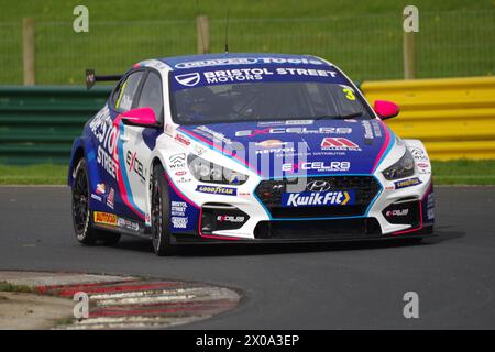 Dalton on Tees, 10 aprile 2024. Tom Chilton guida una Hyundai i30N per la Bristol Street Motors durante una giornata di test BTCC al Croft Circuit. Credito: Colin Edwards Foto Stock