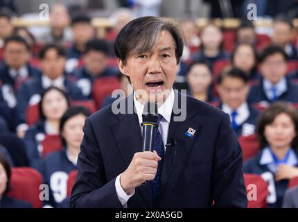 Seoul, Corea del Sud. 10 aprile 2024. Cho Kuk, ex ministro della giustizia della Corea del Sud e leader del Partito della ricostruzione della Corea, parla all'ufficio del partito nell'Assemblea nazionale) a Seoul, Corea del Sud, mercoledì 10 aprile 2024. I sudcoreani sono andati alle urne per eleggere un nuovo parlamento nell'unico referendum nazionale durante il mandato del presidente Yoon Suk Yeol, che determinerà quanto potere avrà per i suoi tre anni rimanenti in carica. (Foto di: SeongJoon Cho/Pool/Sipa USA) credito: SIPA USA/Alamy Live News Foto Stock