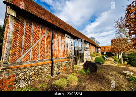 Bix Manor, un luogo di nozze storico convertito nel XVII secolo di grado II, classificato come luogo di nozze in fienile a Bix, un villaggio vicino a Henley-on-Thames, nel sud dell'Oxfordshire Foto Stock