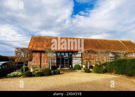 Bix Manor, un luogo di nozze storico convertito nel XVII secolo di grado II, classificato come luogo di nozze in fienile a Bix, un villaggio vicino a Henley-on-Thames, nel sud dell'Oxfordshire Foto Stock