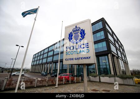 Foto del file del 05/01/20 della sede della polizia Scotland Clyde Gateway a Dalmarnock, Glasgow. Molti agenti della polizia scozzese ritengono che gli attuali livelli di personale significhino che non sono sicuri, come ha scoperto un cane da guardia. L'ispettorato di polizia in Scozia (HMICS) ha esaminato le disposizioni di benessere della polizia scozzese e ha scoperto che il personale era una preoccupazione di primo piano per gli ufficiali. Data di pubblicazione: Giovedì 11 aprile 2024. Foto Stock