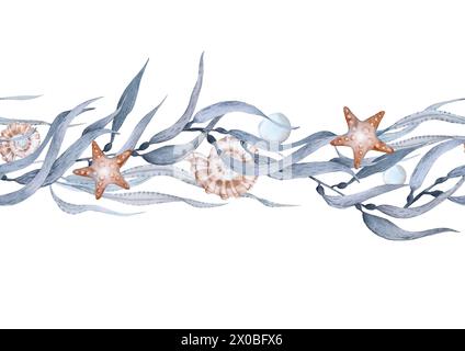 Alghe, stelle marine, perle e conchiglie senza cuciture. ghirlanda dipinta a mano in acquerelli. Foto Stock