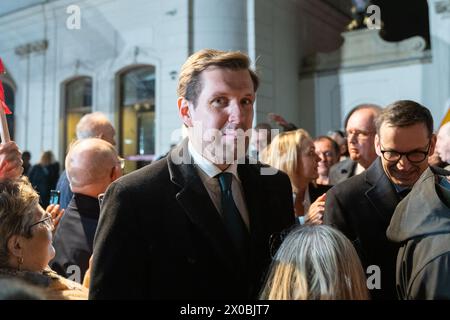 Tobiasz Bochenski, ex candidato del PiS alla presidenza di Varsavia, partecipa alla marcia della memoria delle vittime del disastro di Smolensk in occasione del 14° anniversario del disastro aereo di Smolensk circa 2.000 persone hanno partecipato alla marcia della memoria delle vittime del disastro di Smolensk. Mentre partecipavano alla manifestazione, gridarono che questo disastro era un attacco. Il disastro aereo di Smolensk fu un aereo Tupolev tu-154 che operava sul volo dell'aeronautica polacca 101 che si schiantò vicino alla città russa di Smolensk. Foto Stock