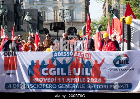 Torino, Italia. 11 aprile 2024. Alcuni momenti dello sciopero nazionale di Cgil e Uil per i settori privati presso prefettura di Torino, Italia - Cronaca - 11 aprile 2024 - (foto Giacomo Longo/LaPresse) momenti dello sciopero nazionale Cgil e Uil per il settore privato nella prefettura di Torino, Italia - News - 11 aprile, 2024 - (foto Giacomo Longo/LaPresse) credito: LaPresse/Alamy Live News Foto Stock