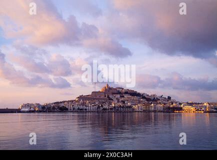 Panoramica all'alba. Ibiza, Isole Baleari, Spagna. Foto Stock