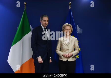 Bruxelles, Belgio. 11 aprile 2024. Il presidente della Commissione europea Ursula von der LEYEN riceve il primo ministro irlandese Simon HARRIS a Bruxelles, Belgio, l'11 aprile 2024. Crediti: ALEXANDROS MICHAILIDIS/Alamy Live News Foto Stock