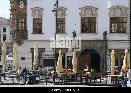 Olomouc, Repubblica Ceca. 11 aprile 2024. Palazzo Hauenschild (casa di Hauenschild) in cui nel 1767 il musicista di Salisburgo Leopold Mozart soggiornò con sua moglie Maria Anna e i loro figli Nannerl e Wolfgang Amadeus prima della ricostruzione a Olomouc, Repubblica Ceca, 11 aprile 2024. Crediti: Ludek Perina/CTK Photo/Alamy Live News Foto Stock
