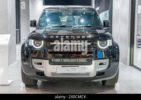 Land Rover Defender di colore nero. Thailandia, Bangkok 14 marzo 2024. Foto Stock