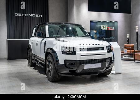 Colore bianco Land Rover Defender. Thailandia, Bangkok 14 marzo 2024. Foto Stock