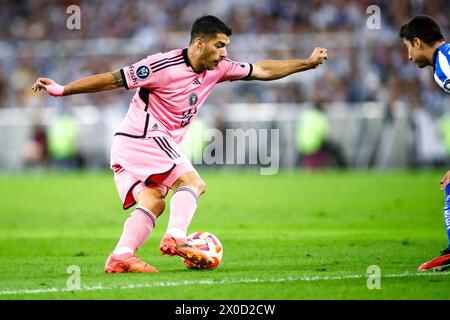 Guadalupe, Messico. 10 aprile 2024. GUADALUPE, MESSICO - 10 APRILE: L'attaccante numero 9 dell'Inter Miami, Luis Suárez sfidante durante la partita tra il CF Monterrey e l'Inter Miami come parte dei quarti di finale della seconda tappa della CONCACAF Champions Cup al BBVA Stadium il 10 aprile 2024 a Guadalupe, Messico. (Foto di Toby Tande/PxImages) credito: PX Images/Alamy Live News Foto Stock