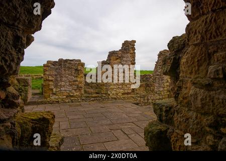Edifici rovinati nel castello di Scarborough, in Inghilterra. Foto Stock