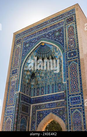 Esterno del mausoleo di Gur-e Amir del conquistatore turco-mongolo Timur a Samarcanda, Uzbekistan. Eretto su iniziativa e a spese di Tim Foto Stock