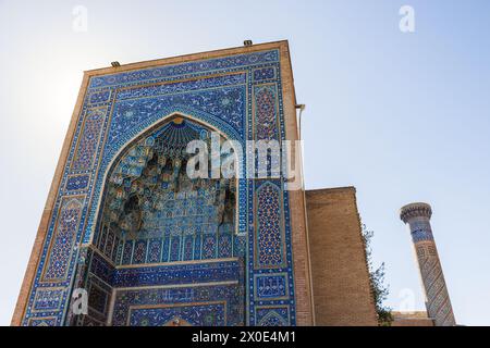 Gur-e Amir mausoleo del conquistatore turco-mongolo Timur a Samarcanda, Uzbekistan. Portale d'ingresso principale. E' stato eretto su iniziativa e alla e. Foto Stock