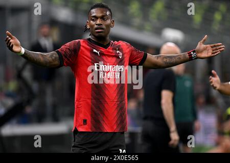 Milano, Italia. 11 aprile 2024. Rafael Leao dell'AC Milan reagisce in occasione della partita di Europa League tra l'AC Milan e LA Roma allo stadio San Siro di Milano, 11 aprile 2024. Crediti: Insidefoto di andrea staccioli/Alamy Live News Foto Stock