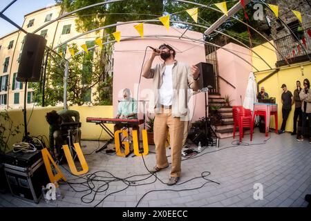 Genova, . 11 aprile 2024. Ex-Otago festeggia l'uscita del nuovo album insieme ai fan al Circolo superba 1885 in Piazza Ninfeo a Genova crediti: Agenzia fotografica indipendente/Alamy Live News Foto Stock