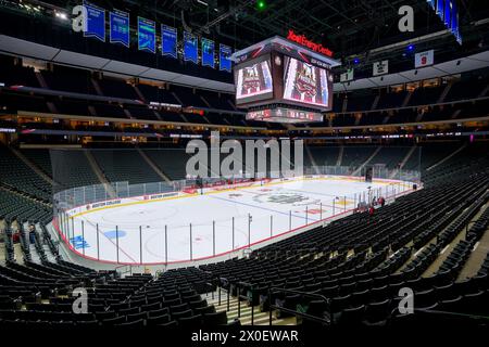 Minneapolis, Minnesota, Stati Uniti. 11 aprile 2024. Un'ampia visuale dell'Xcel Energy Center prima della semifinale del campionato di hockey NCAA D1 maschile 2024 presso l'Xcel Energy Center di St. Paul, Minnesota l'11 aprile 2024. (Immagine di credito: © Steven Garcia/ZUMA Press Wire) SOLO PER USO EDITORIALE! Non per USO commerciale! Foto Stock