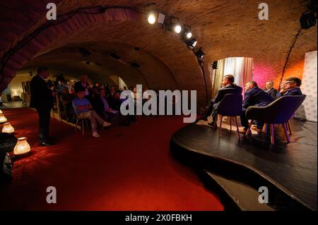 Discussione e presentazione del libro "matrimonio nella Costituzione della Repubblica Slovacca" scritto da Ján Figeľ. Foto Stock